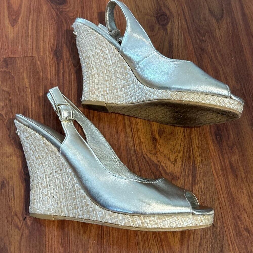 Lilly Pulitzer gold leather raffia wedges peep toe size 8